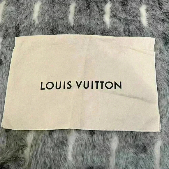 Louis Vuitton Handbags - LOUIS VUITTON fold over Dust Bag Beige #D21314 04/17